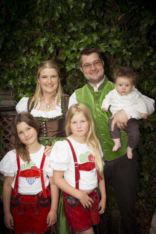 Familie Lampersberger Hotel Sachsenburg Bagian luar foto