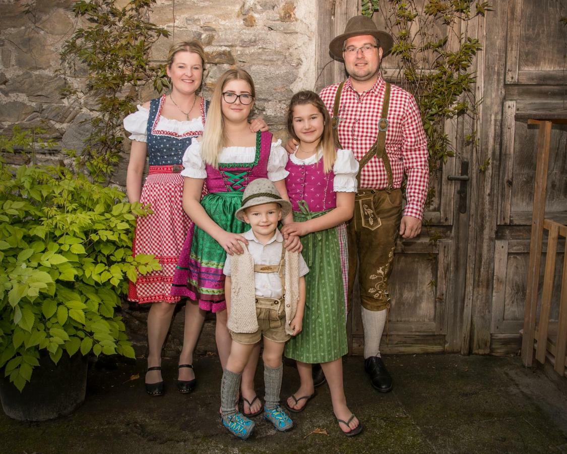 Familie Lampersberger Hotel Sachsenburg Bagian luar foto